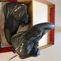 TCX scarpe moto