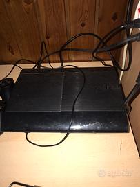 PlayStation 3 con due jiostik e 5 giochi