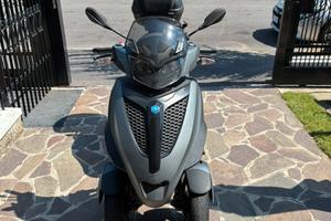 MP3 Piaggio 300 Yourban LT