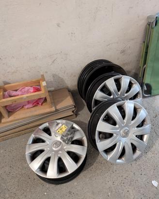 4 CERCHI IN FERRO YARIS 