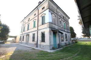 4 LOCALI A CASTELBELFORTE