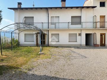 CASA DI CORTE A BUJA