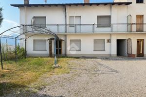 CASA DI CORTE A BUJA