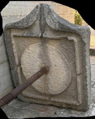 Antico Torchio con base in pietra