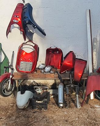 Vari pezzi di Scarabeo 150, Honda e Lambretta