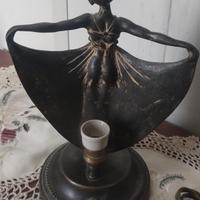 Lampada da tavolo in bronzo 