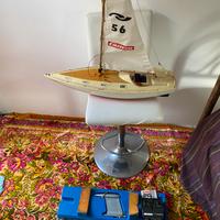 Modellino barca a vela radiocomandata  vintage