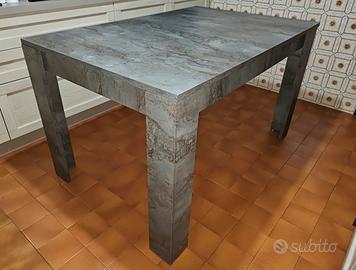 Tavolo allungabile effetto Pietra/ Cemento 