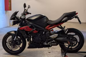 Triumph Street Triple 675 R – 2014 – 11.375 km