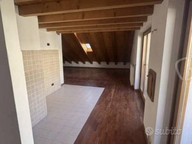 Immobile in asta di 145 m² con 3 locali e box auto - Vista 3