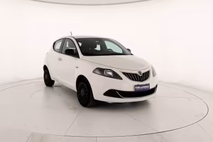 Lancia Ypsilon 1.0 firefly hybrid silver s&s 70cv