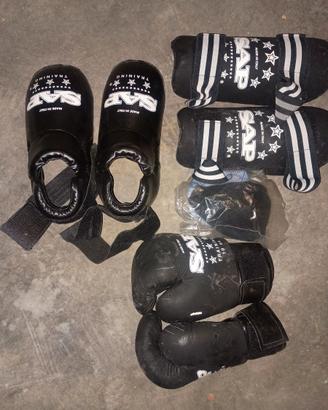 protezioni kick boxing