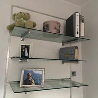 Scaffalatura con vetri
