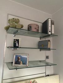 Scaffalatura con vetri