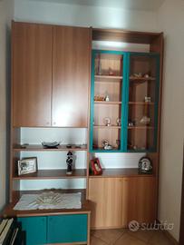 libreria in legno come nuova. a euro 150 è vetrina