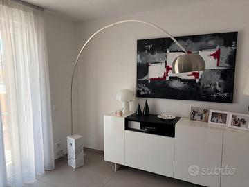 Lampada ad arco tipo flos base in marmo