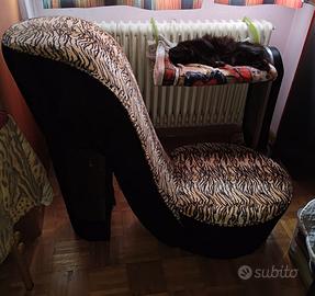 Poltrona a forma di scarpa col tacco 