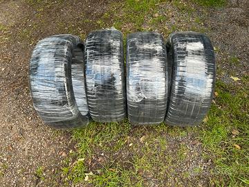 4 Gomme invernali Nokian 225/40 R18