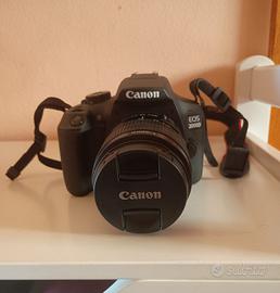 Canon EOS 2000D + borsa + obiettivo + accessori