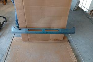 Modanatura calandra pajero L040