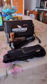 Torcia LED tattica SHADOWHAWK professionale