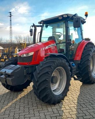 Trattore Massey Ferguson 5612 Dyna 4