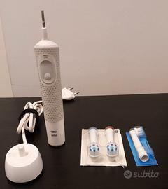 Oral B Spazzolino Elettrico Braun D100 Vitality