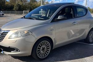 Lancia Ypsilon 1.3 MJT 95cv Platino