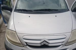 Citroen C3 colore grigio chiaro 