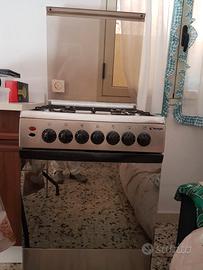 cucina 4 fuochi gas e forno elettrico 