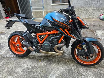 KTM 1290 SuperDuke EVO 2022 