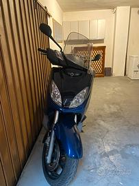 Yamaha xmax 250
