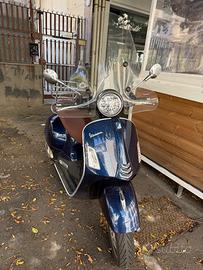 Vespa 300 gts hpe