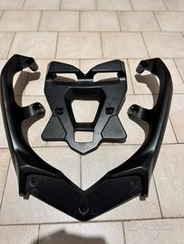 Staffe e piastra con bauletto Yamaha Tmax