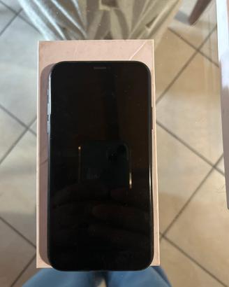 Telefono iPhone XR,