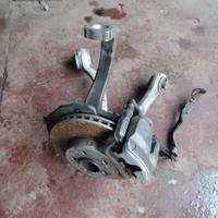 Mercedes-Benz C W205 Fusello mozzo anteriore sx