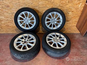 4 RUOTE CERCHI IN LEGA 16" COMPLETE AUDI A3 (8V)