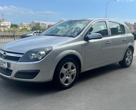 Opel Astra 1.4 16V Twinport 5 porte Enjoy