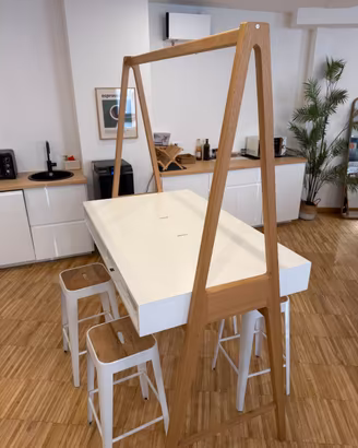 Scrivania alta bianca e naturale Maison du Monde