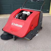 Spazzatrice con motore a benzina