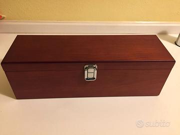 Scatola  in legno per vino con 5 accessori