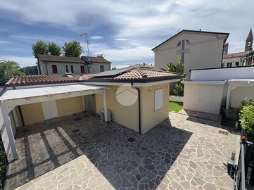 VILLA SINGOLA A SAN MAURO PASCOLI