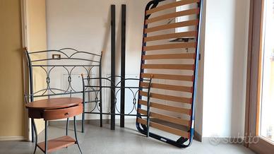 Letto singolo in ferro 90 cm con comodino e rete