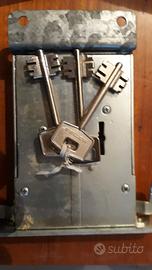 Serrature lucchetti chiavistelli