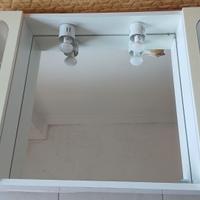 Armadietto con ante specchiate