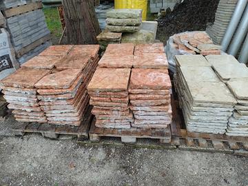 Piastre in pietra per pavimentazione