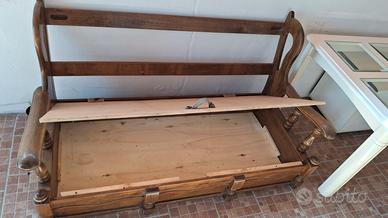 divano 3 posti con baule e cuscini