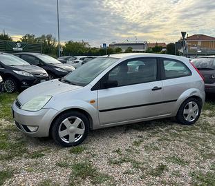Ford Fiesta 1.2 16V 3p. Ghia Neopatentati