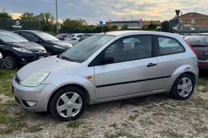 Ford Fiesta 1.2 16V 3p. Ghia Neopatentati