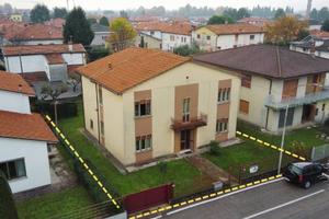 Casa indipendente di 256 m² con 5 locali e box aut